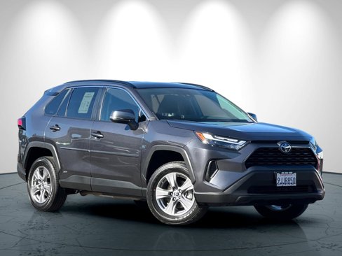 Used 2023 Toyota RAV4 LE image 2