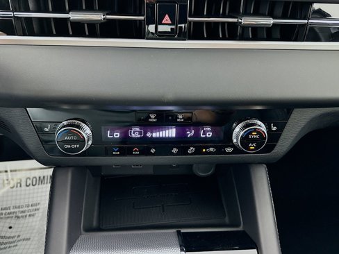 New 2024 Mitsubishi Outlander SEL image 19