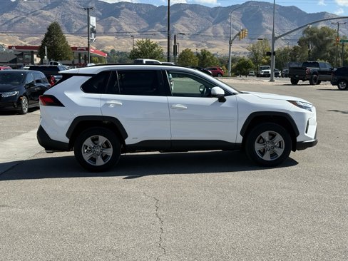 Used 2024 Toyota RAV4 LE image 4