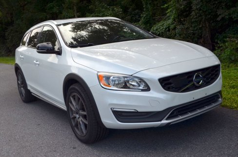 Used 2018 Volvo V60 T5 Cross Country w/ Convenience Package image 39