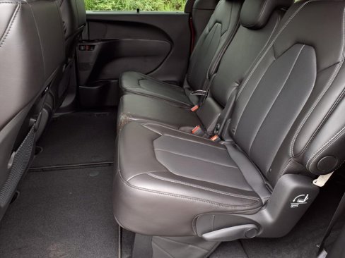 New 2026 Chrysler Pacifica Select image 7