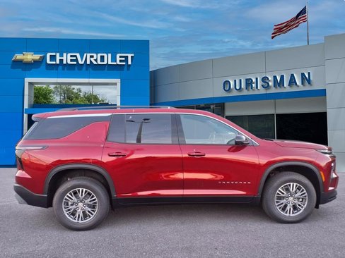 New 2026 Chevrolet Traverse LT w/ Driver Confidence Package image 2