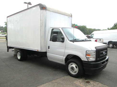 Used 2024 Ford E-350 and Econoline 350 Super Duty w/ Driver's Safety Package image 4