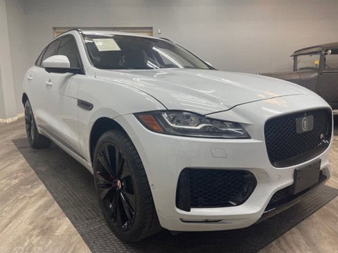 Used 2017 Jaguar F-PACE S image 4