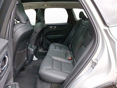 Certified 2025 Volvo XC60 B5 Plus image 22