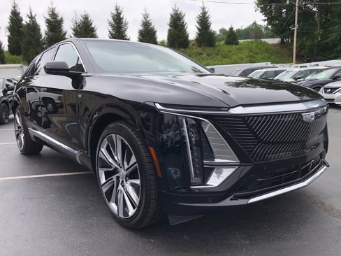 Used 2024 Cadillac Lyriq Luxury w/ LPO, Floor Liner Package image 7