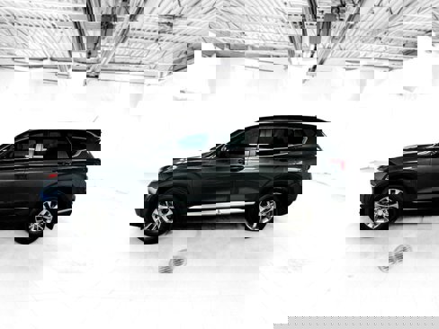 Used 2020 Hyundai Santa Fe SE image 3