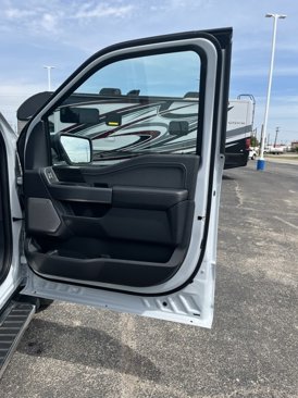 New 2025 Ford F150 Lariat w/ Equipment Group 501A Mid image 17