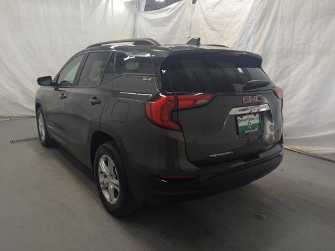 Used 2021 GMC Terrain SLE w/ Driver Convenience Package image 3