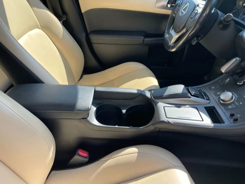 Used 2016 Lexus CT 200h image 28