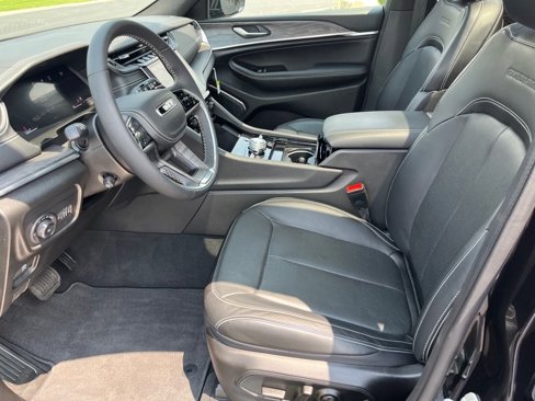 Used 2023 Jeep Grand Cherokee L Overland image 9