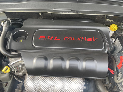 Used 2016 Jeep Renegade Latitude image 3