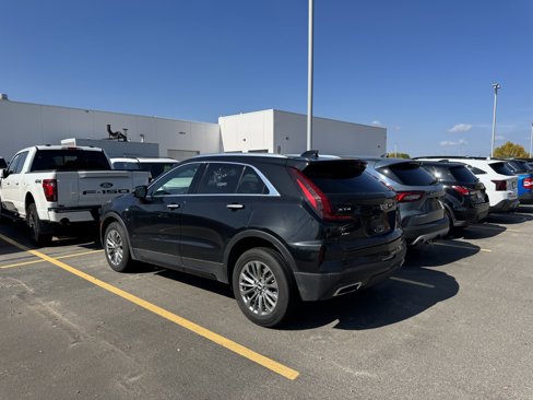 Used 2024 Cadillac XT4 Premium Luxury image 4