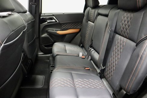 New 2025 Mitsubishi Outlander SEL image 14