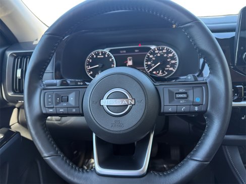 Used 2025 Nissan Pathfinder SL image 12
