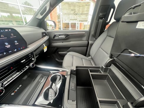 New 2025 Chevrolet Suburban Z71 w/ Comfort Package image 24