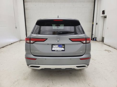 Used 2024 Mitsubishi Outlander SE image 19