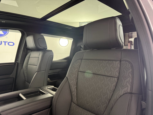 Used 2025 Toyota Tundra Limited image 2