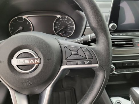 Used 2024 Nissan Altima 2.5 SV image 5