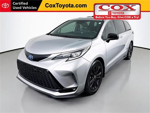 Certified 2023 Toyota Sienna XSE image 1