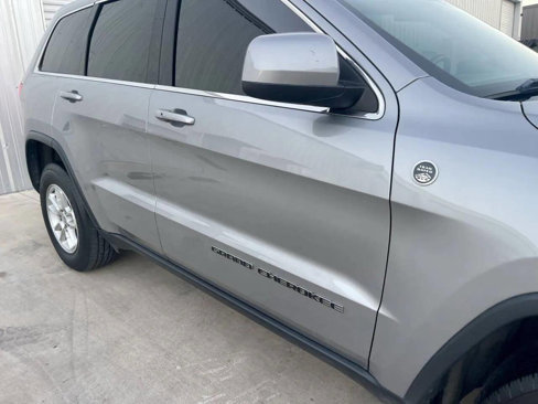 Used 2018 Jeep Grand Cherokee Laredo image 25