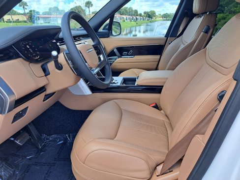 New 2025 Land Rover Range Rover SE image 11
