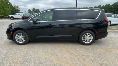 New 2026 Chrysler Pacifica Select image 11