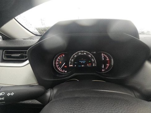 Used 2025 Toyota RAV4 XLE w/ Convenience Package image 5