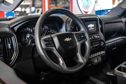 Used 2023 Chevrolet Silverado 2500 Custom w/ Custom Value Package image 16
