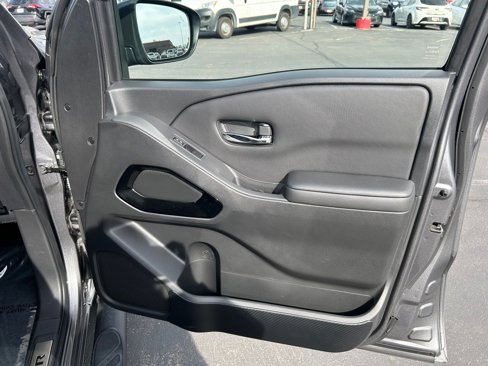 Used 2023 Nissan Frontier SV w/ Midnight Edition Package image 26