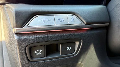 Used 2025 Genesis GV80 3.5T Prestige image 13