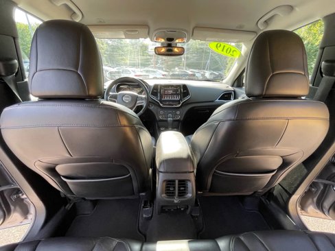 Used 2019 Jeep Cherokee Limited image 41