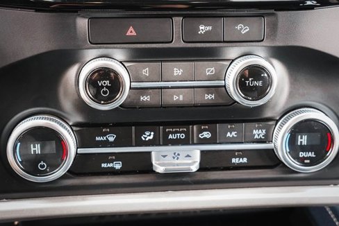 Used 2023 Ford Expedition XLT image 23