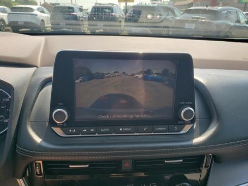 Used 2023 Nissan Rogue SV image 19