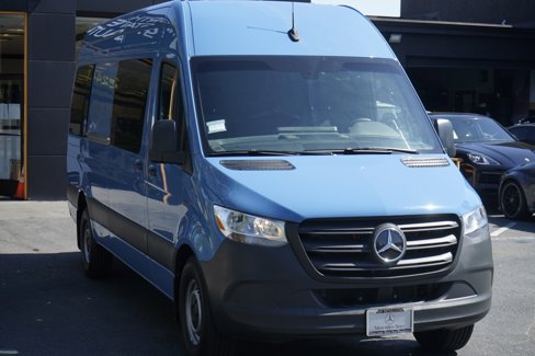 Used 2024 Mercedes-Benz eSprinter 170 Cargo image 5