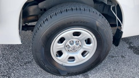 Used 2024 Nissan Frontier S w/ S Utility Package image 9