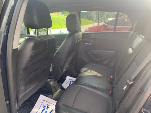 Certified 2022 Chevrolet Trax LT w/ LT Convenience Package image 8