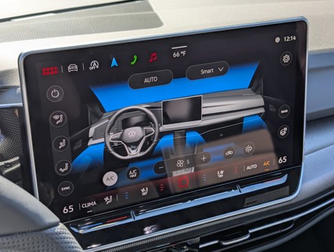 New 2025 Volkswagen Golf image 23