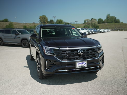 New 2026 Volkswagen Atlas SEL Premium R-Line image 2