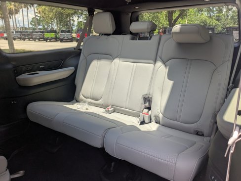 New 2025 Jeep Wagoneer L Series II image 15