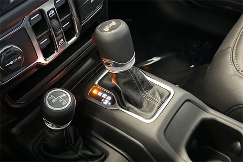 New 2025 Jeep Wrangler Sahara image 7