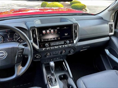 Certified 2025 Nissan Frontier SV image 18