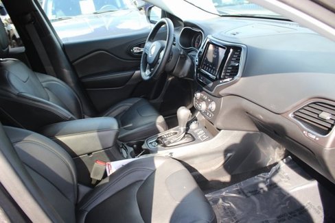 Used 2020 Jeep Cherokee Limited image 33