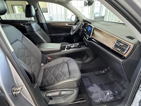 Used 2024 Volkswagen Atlas SE image 48