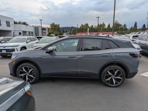 New 2025 Volkswagen ID.4 Pro S image 2