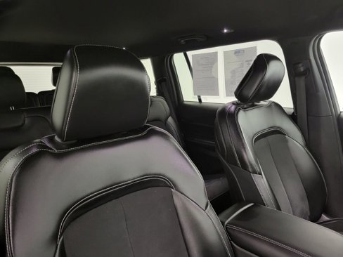Used 2024 Jeep Grand Cherokee L Laredo image 39