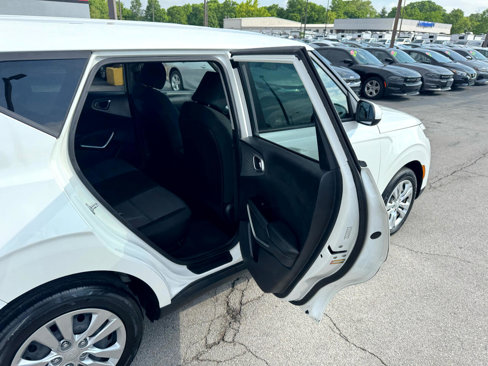 Used 2020 Kia Soul LX image 10