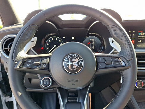 New 2025 Alfa Romeo Stelvio Sprint image 18