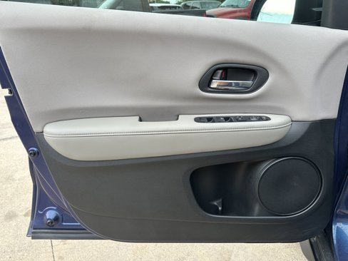 Used 2016 Honda HR-V LX image 9