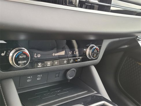 New 2025 Mitsubishi Outlander SE image 22